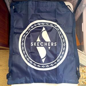 NWOT Sketchers nylon bag two adjustable straps